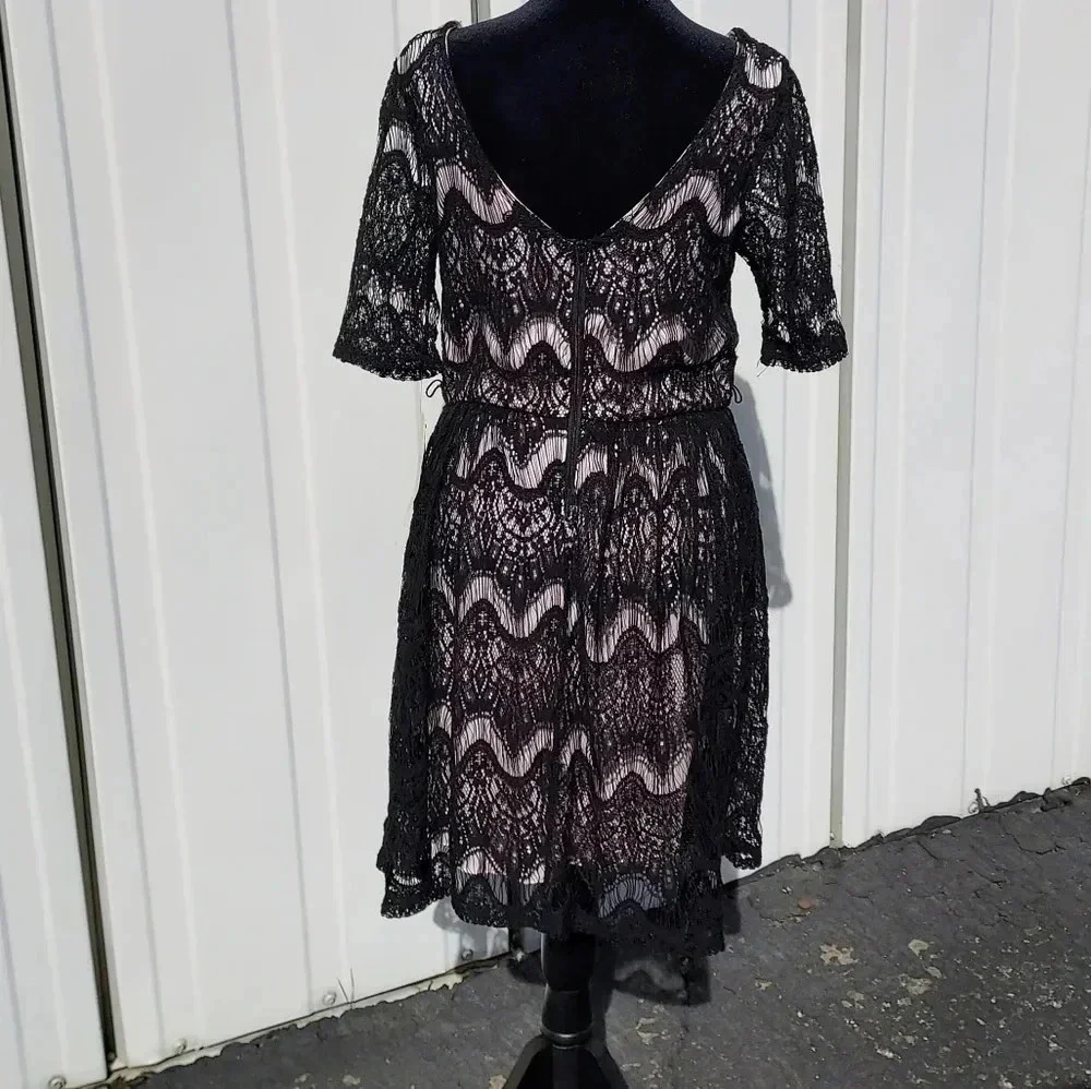 NWT Rewind Lace Dress Pink & Black Large - Picture 4 of 12